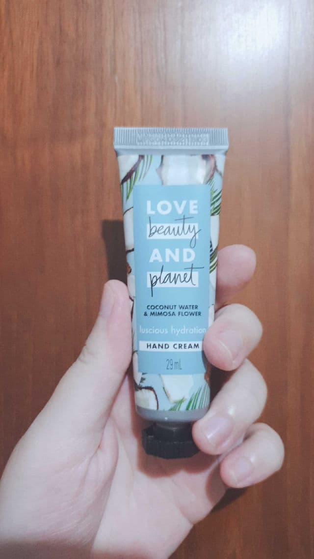 Love Beauty and Planet  Coconut Water & Mimosa Flower Hand Lotion review photo by Cravingforglowskin