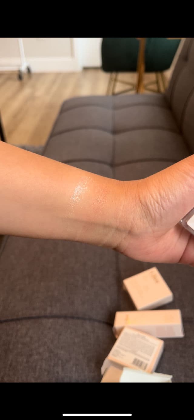 Glint 01 Dewy Moon review photo by Skincarediaryy