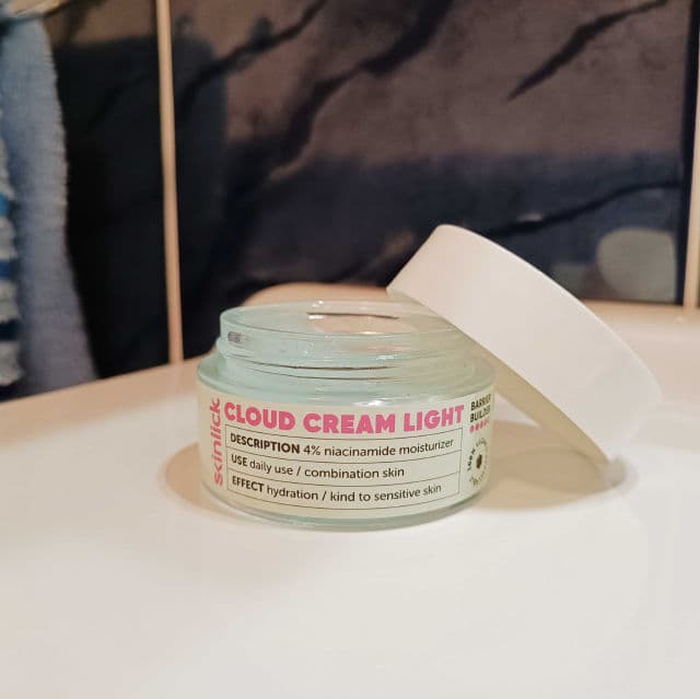 Skinlick Cloud Cream Light review photo by mycupoftea