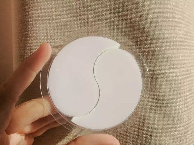 APRIL SKIN 25% Collagen Brightening & Wrinkle Smoothing Purple Eye Patches review photo by GracyGrace