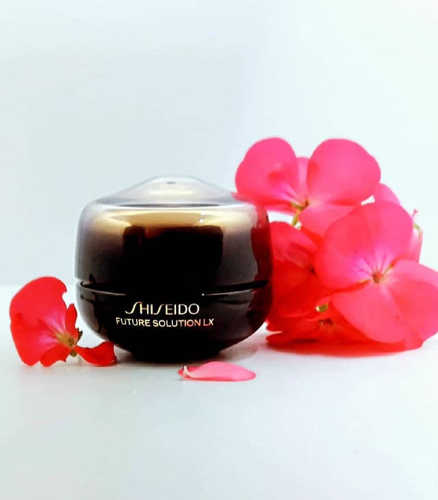 Shiseido Future Solution LX Eye and Lip Contour Regenerating Cream review photo by Deedee1