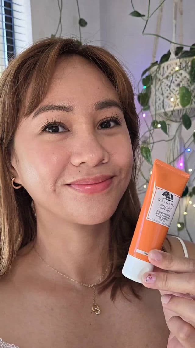 Origins GinZing SPF40 Energy-Boosting Tinted Moisturizer review photo by willworkformascara