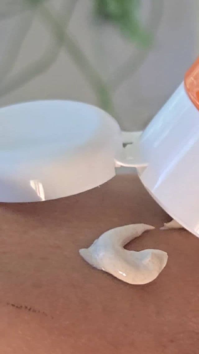 Origins GinZing SPF40 Energy-Boosting Tinted Moisturizer review photo by willworkformascara