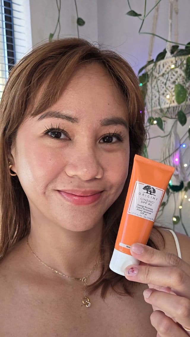 Origins GinZing SPF40 Energy-Boosting Tinted Moisturizer review photo by willworkformascara