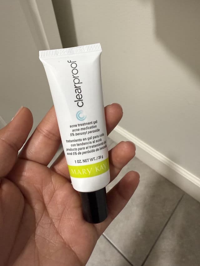 Mary Kay Clearproof Acne Treatment Gel review photo by cinthya19