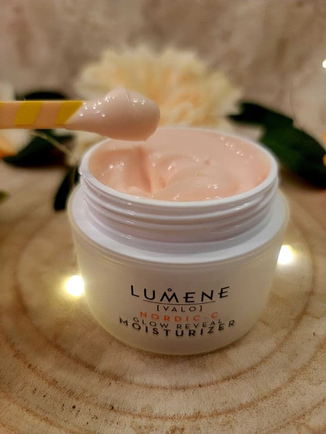 Lumene Valo Nordic-C Glow Reveal Moisturizer Fragrance-Free review photo by ColleenDoc1996