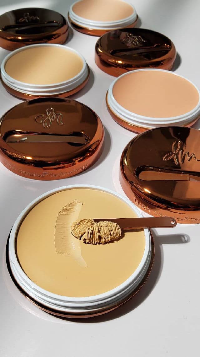 Danessa Myricks Yummy Skin Blurring Balm Powder review photo by Hendrika01