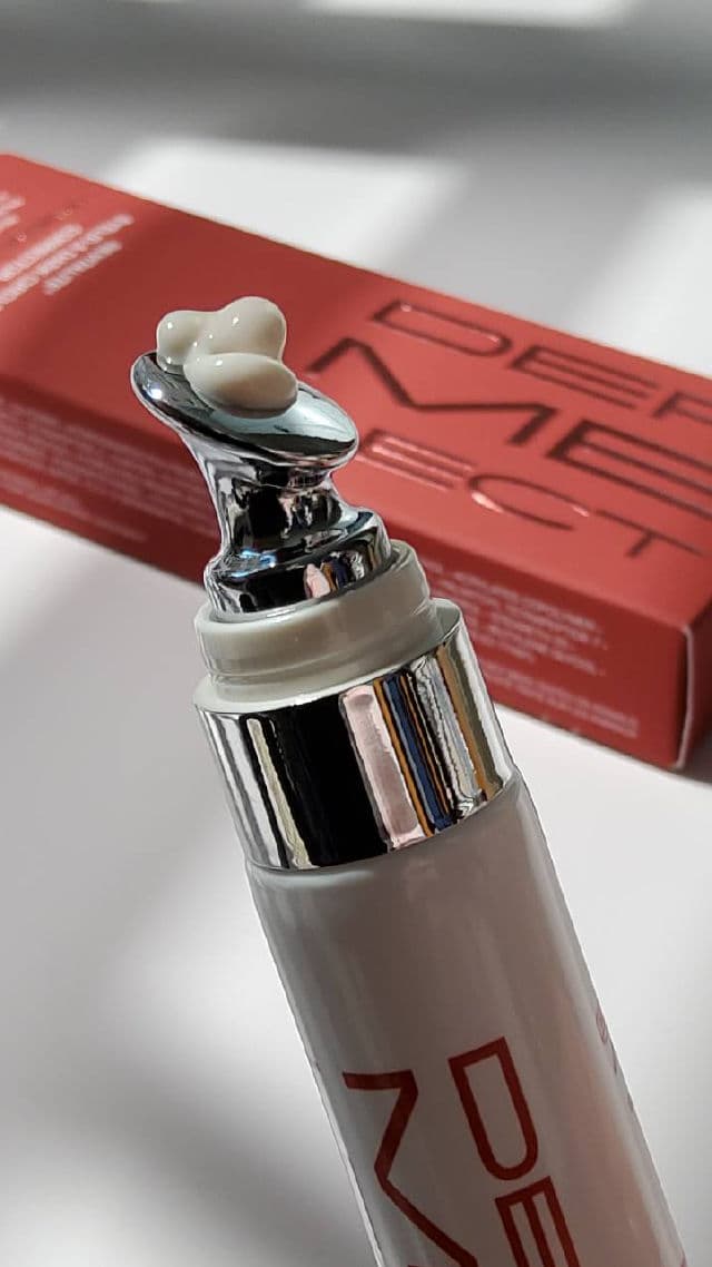 Dermelect Revitalite Eyelid and Dark Circle Corrector review photo by Hendrika01