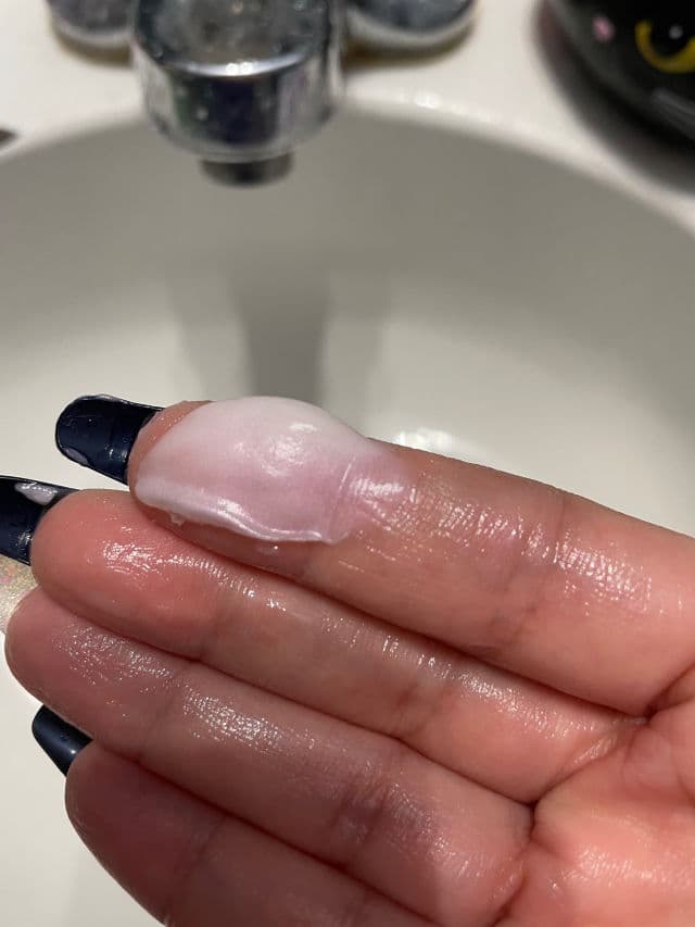 Huda Beauty Honey Balm Jelly Moisturizer review photo by Beri1872