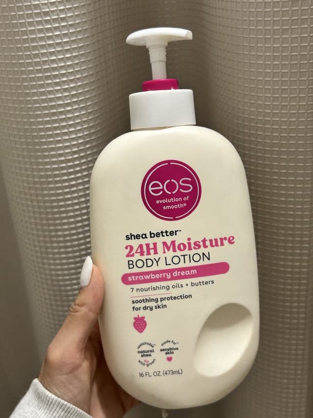 Eos Pomegranate Raspberry Body Lotion review photo by VanesaG