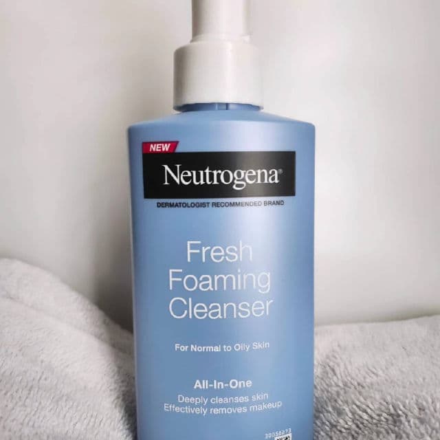 Neutrogena Canada Fresh Foaming Cleanser review photo by RaeReviews