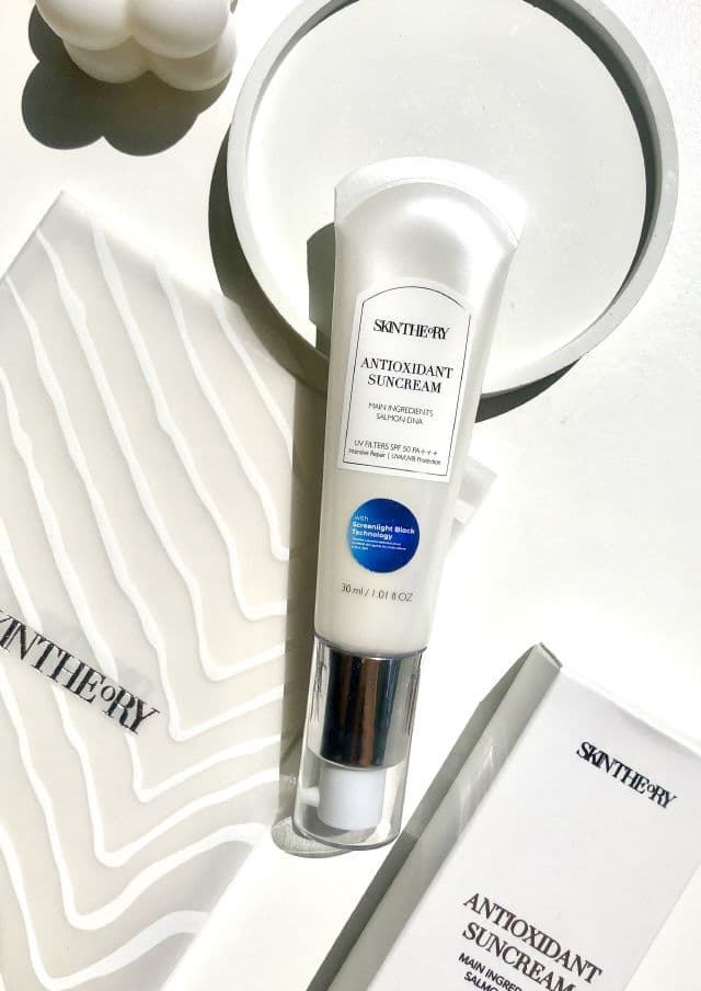 SkinTheory Antioxidant Suncream SPF 50 PA+++ review photo by dsyriani