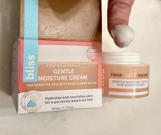 Bliss Rose Gold Rescue Moisturizer Gentle Moisture Cream For Sensitive Skin review photo by stacienicole