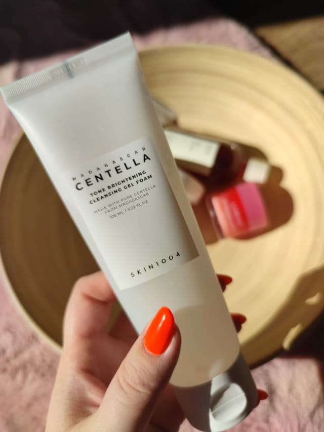 SKIN1004 Madagascar Centella Tone Brightening Cleansing Gel Foam review photo by fox