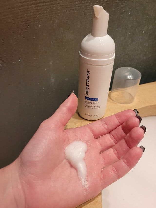 NeoStrata Foaming Glycolic Wash review photo by HelgaAv