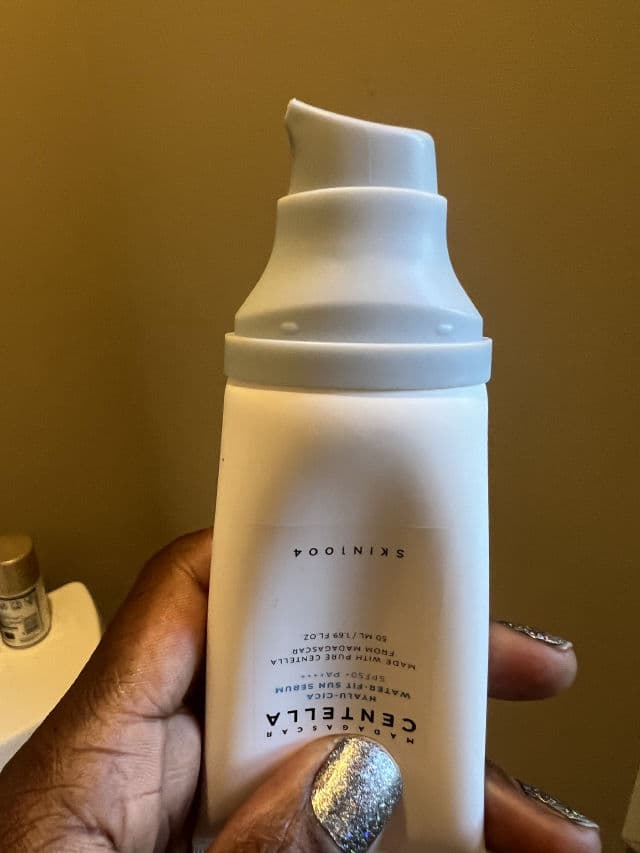 SKIN1004 Madagascar Centella Hyalu-Cica Water-Fit Sun Serum SPF50+ PA++++ review photo by Tianga