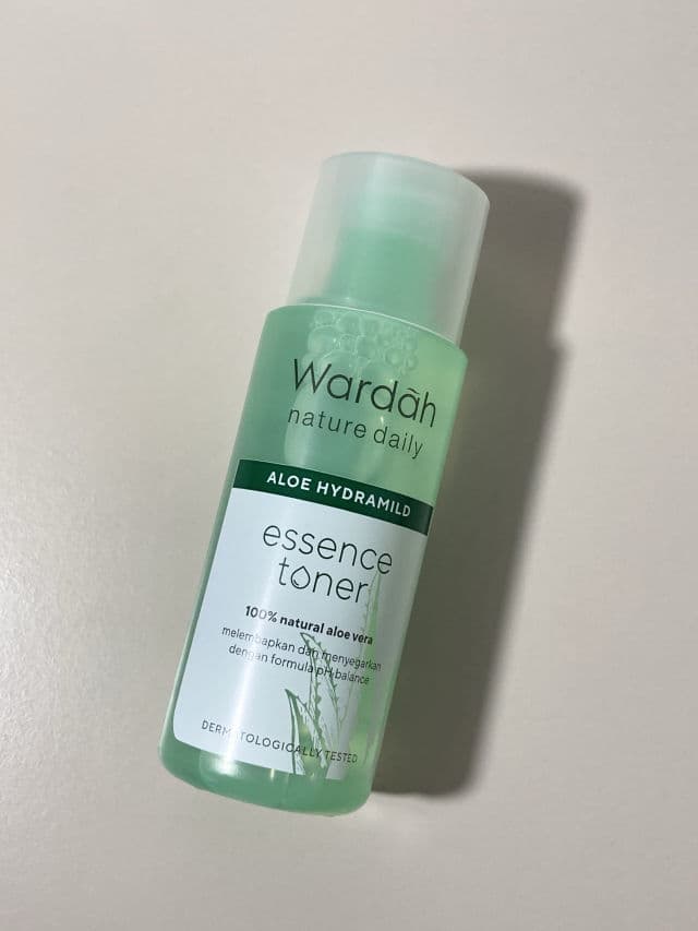 Wardah Aloe Hydramild Essence Toner review photo by sunskinseed