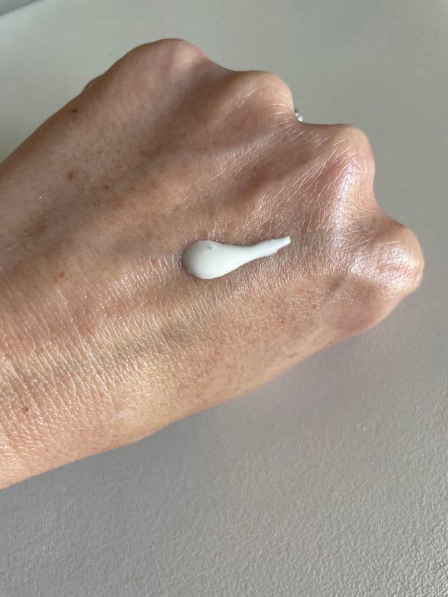 Kiehl's Better Screen UV Serum Sunscreen SPF50+ review photo by Browneyedgurl