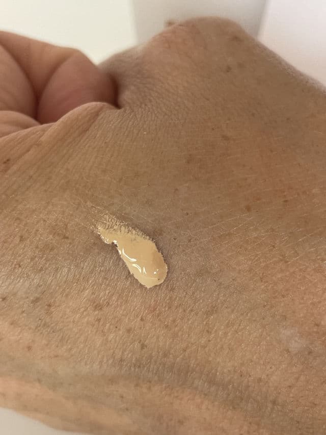 Hourglass Cosmetics Veil Hydrating Skin Tint review photo by Browneyedgurl