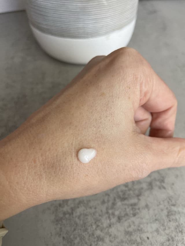 First Aid Beauty 0.3% Retinol Complex Serum with Peptides review photo by Jesslea