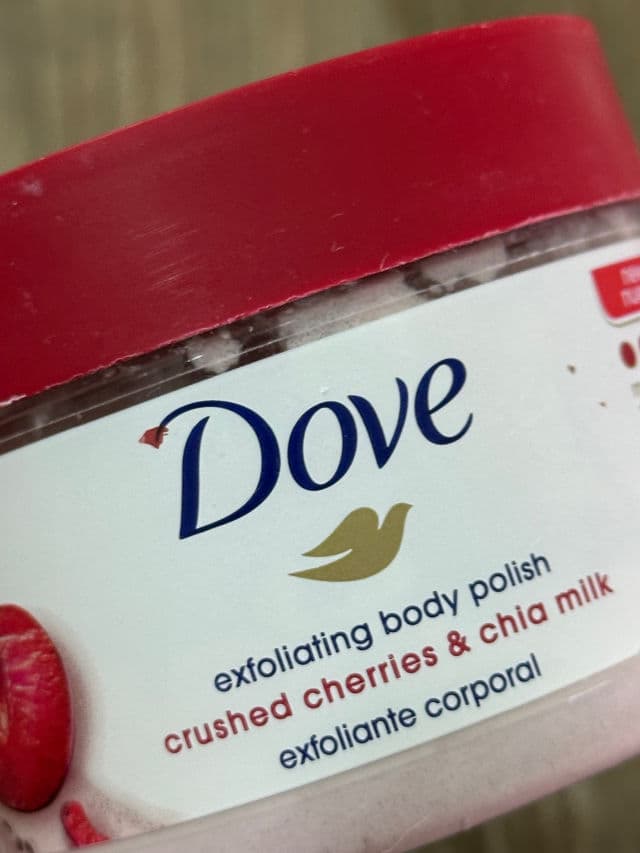 Dove Exfoliating Body Polish with Crushed Cherries & Chia Milk review photo by pris9