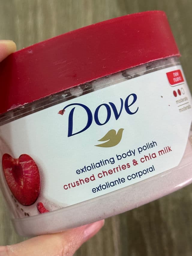 Dove Exfoliating Body Polish with Crushed Cherries & Chia Milk review photo by pris9