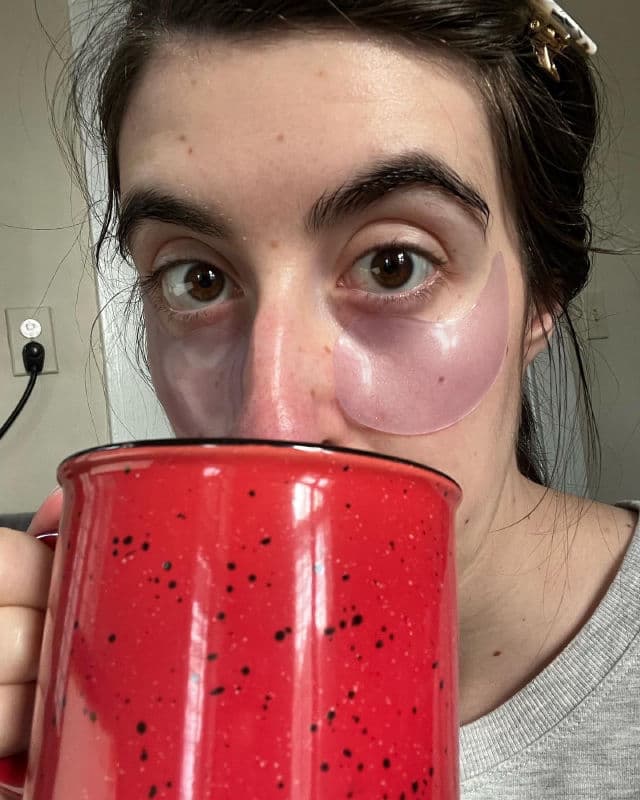 APRIL SKIN 25% Collagen Brightening & Wrinkle Smoothing Purple Eye Patches review photo by ReeneeReviews