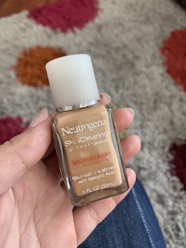 Neutrogena SkinClearing Liquid Makeup review photo by cams99
