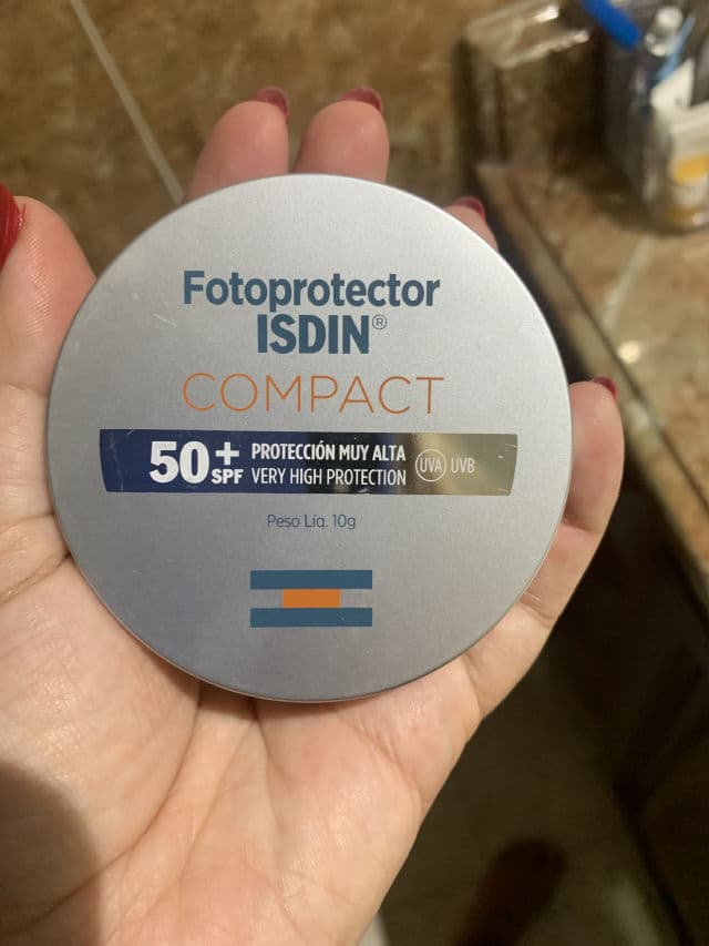 ISDIN Fotoprotector Compact Arena SPF 50+ review photo by cams99