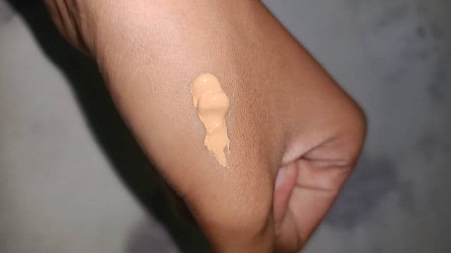 OMG Oh My Glam Coverlast Liquid Foundation SPF20 PA++ review photo by joulaa