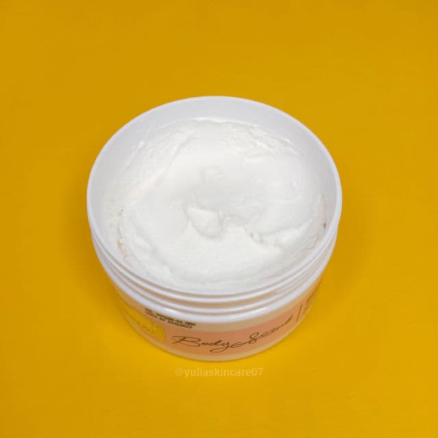 Scarlett Whitening Body Scrub - Romansa review photo by yuliaskincare07