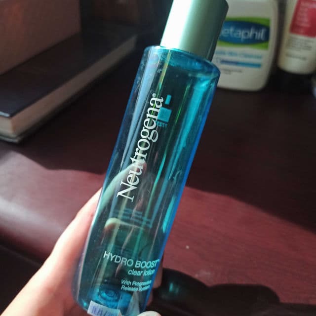 Neutrogena Hydro Boost Clear Lotion review photo by ellajimolala