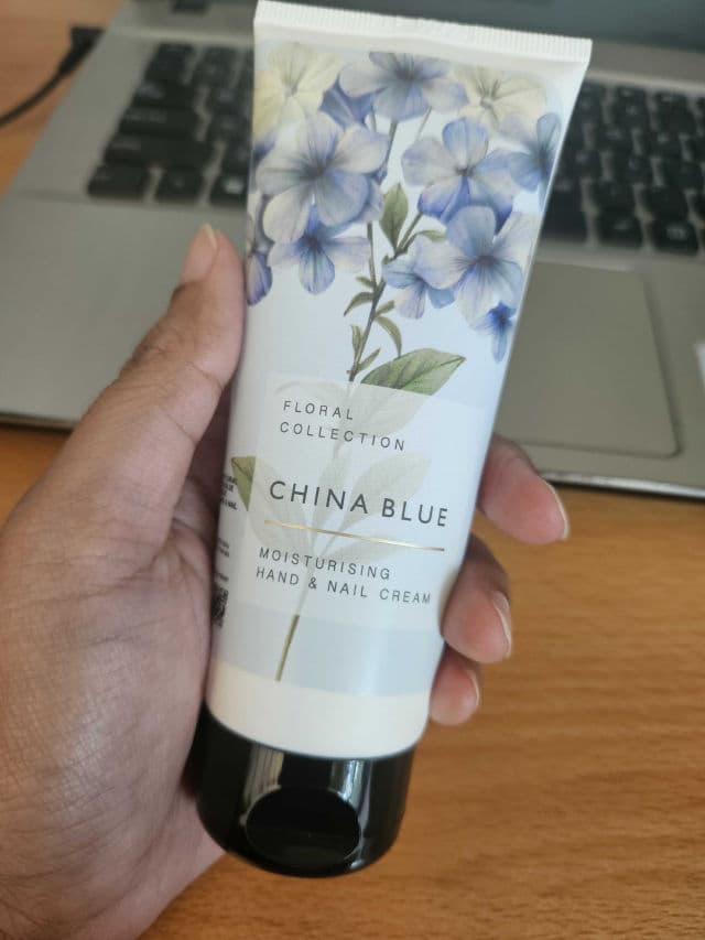 Marks & Spencer (M&S) China Blue Hand & Nail Cream review photo by renandari