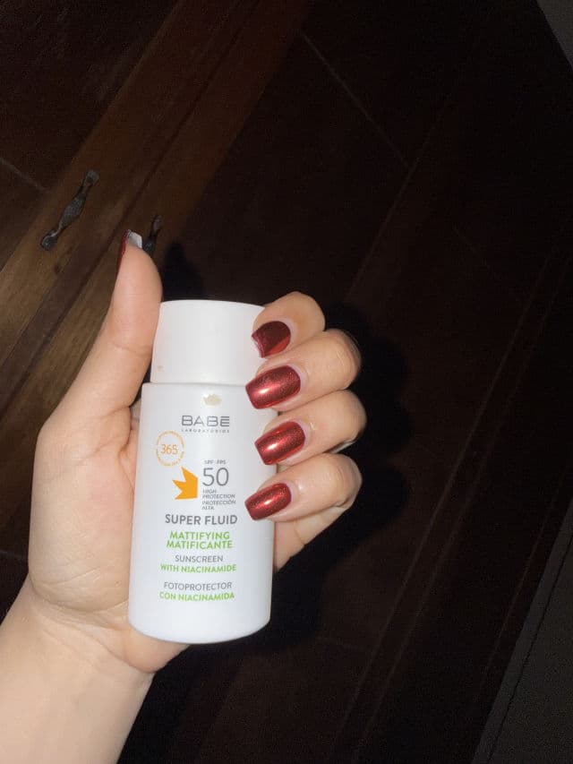 Babe Laboratorios Super Fluid Mattifying Sunscreen SPF 50 review photo by KimberlyFloresVlz