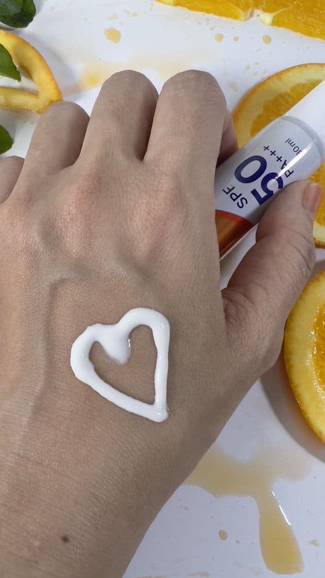 Nivea Sun Extra Protect C&E Vitamin Suncare SPF50 PA+++ review photo by devydshop