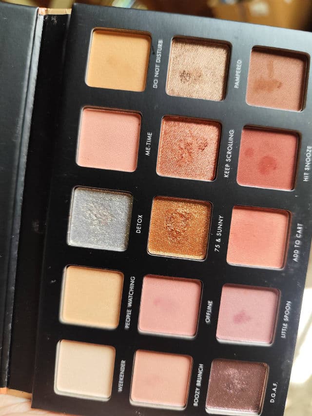 Milani Cosmetics Gilded Eyeshadow Palettes 220 Flora review photo by DelRosario