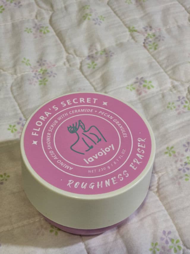 Lavojoy Roughness Eraser Flora's Secret Shower Scrub review photo by Ceciqueen