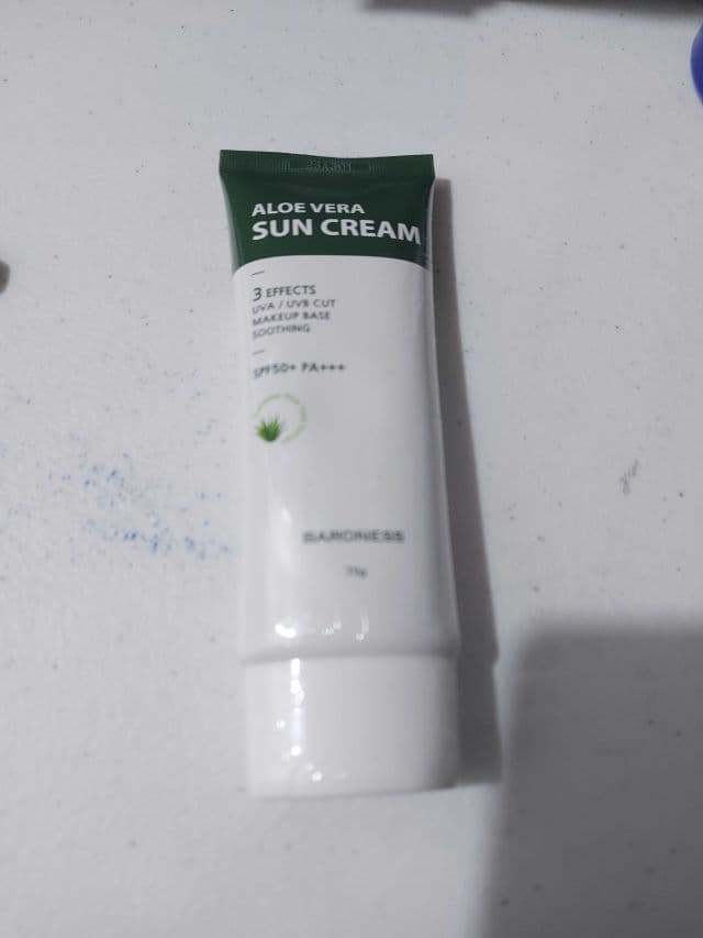 Baroness Aloe Vera Sun Cream SPF50+ PA+++ review photo by caerusnana
