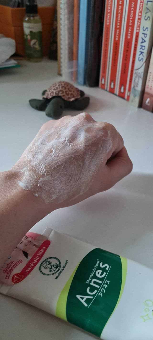 Acnes Clear & Whitening Wash review photo by veagee