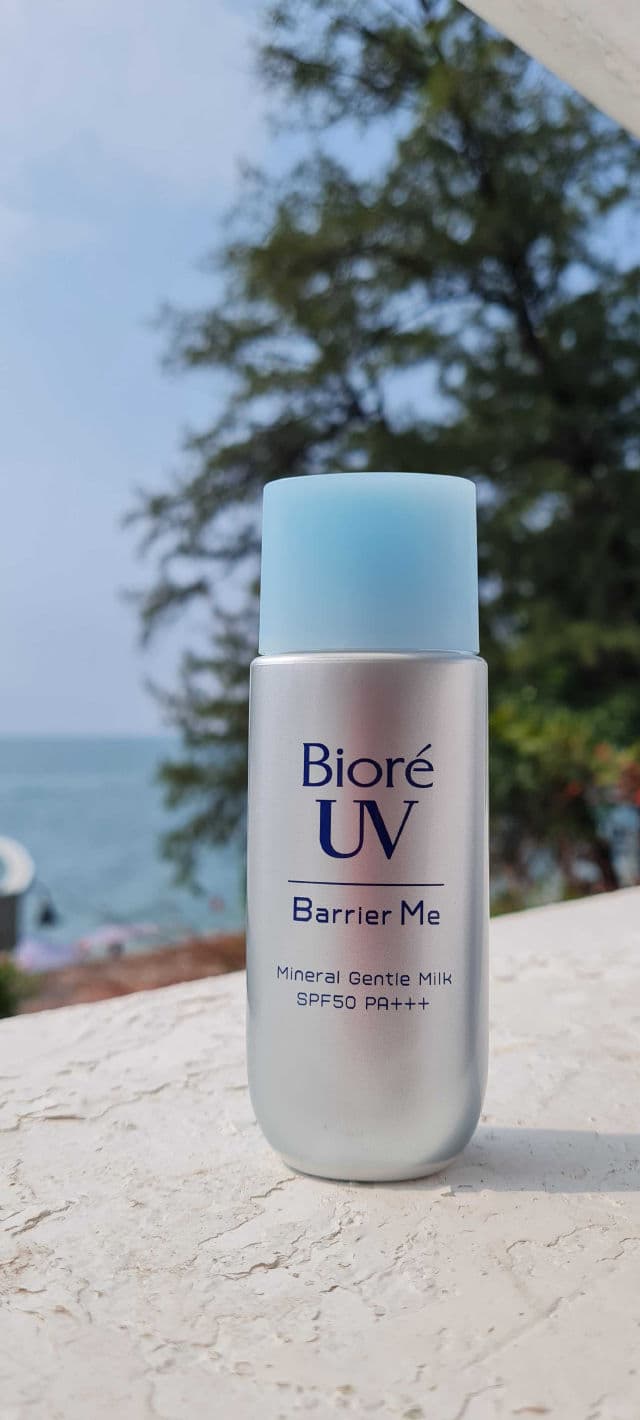 Biore UV Barrier Me Mineral Gentle Milk SPF 50 PA+++ review photo by veagee