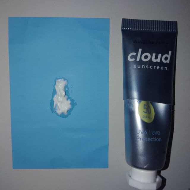 Skin game Cloud Sunscreen SPF50 PA+++ review photo by fufufoe