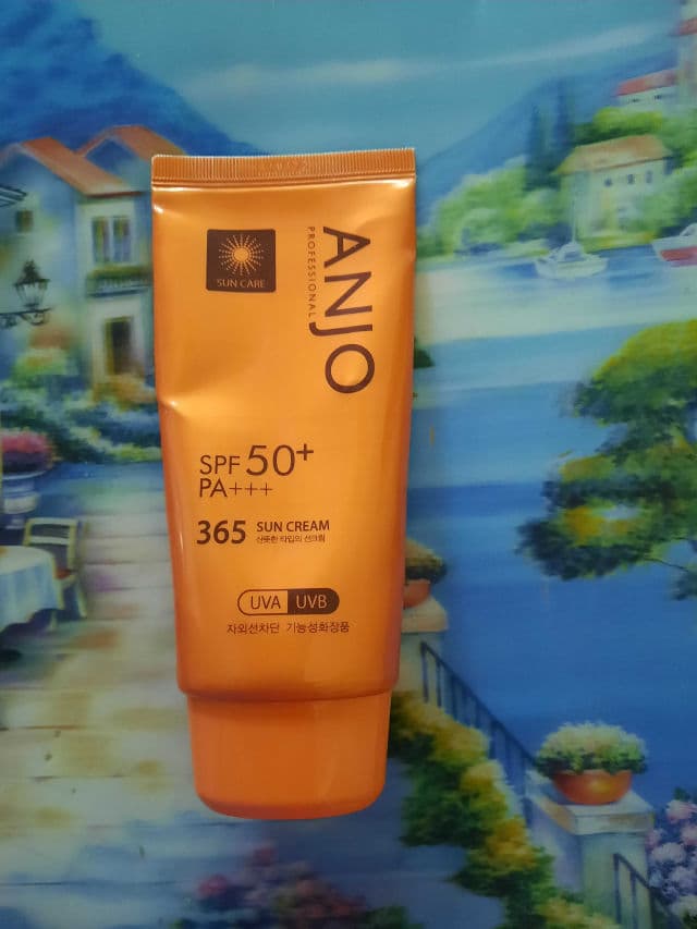 ANJO Professional 365 Sun Cream SPF50+ PA+++ review photo by skintastica