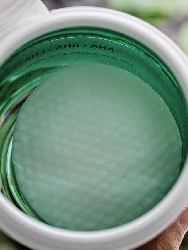 Glutanex AHA BHA LHA Toner Pad review photo by skeengeeks