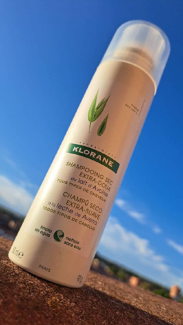 Klorane Dry Shampoo with Oat Milk  review photo by PaulaSimply