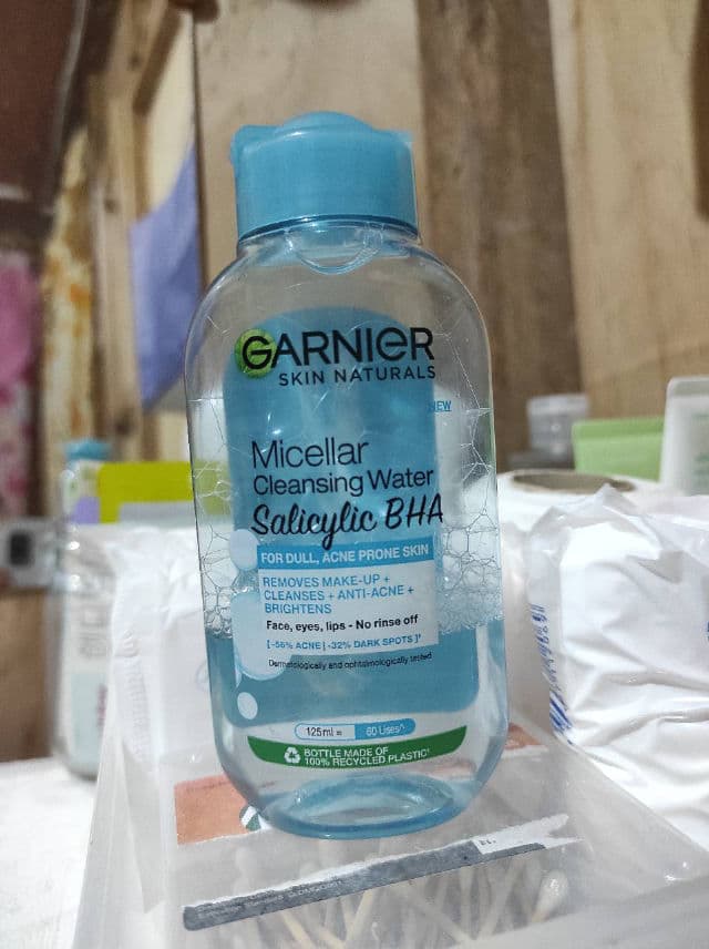 Garnier Micellar Cleansing Water Salicylic BHA review photo by Joveylove15