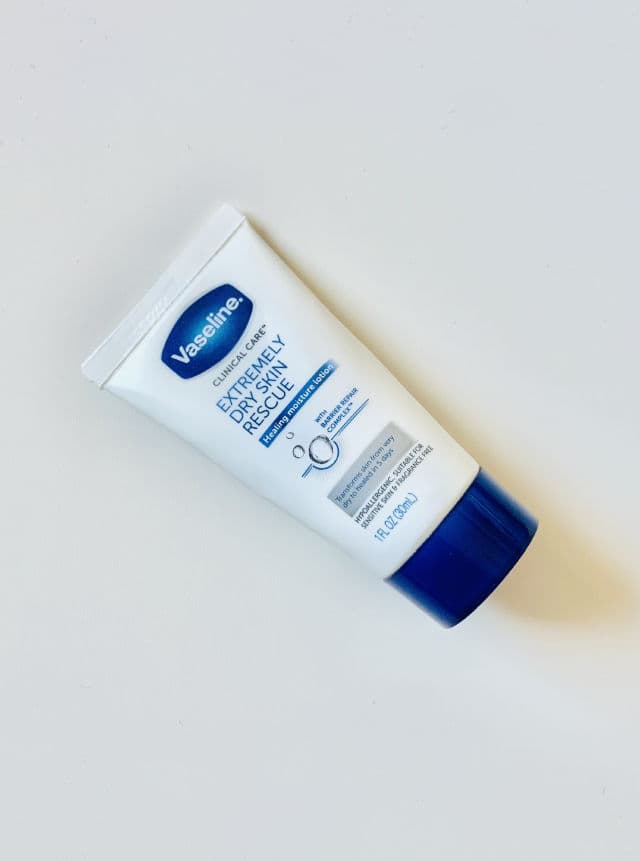 Vaseline Clinical Care Extremely Dry Skin Rescue Lotion review photo by Radiant1111