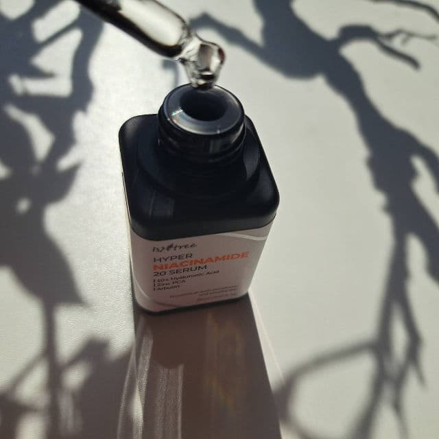 ISNTREE Hyper Niacinamide 20 Serum review photo by EMBAEVA
