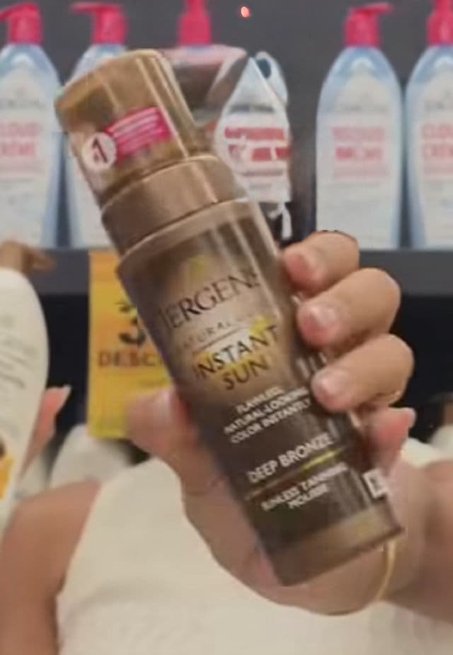 Jergens Natural Glow Instant Sun Sunless Tanning Mousse Bronze review photo by KimberlyFloresVlz