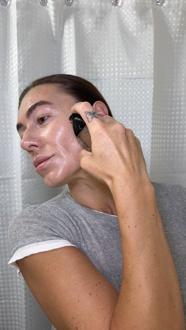 Chanel Les Beiges Water Fresh Tint  review photo by Milimaksy