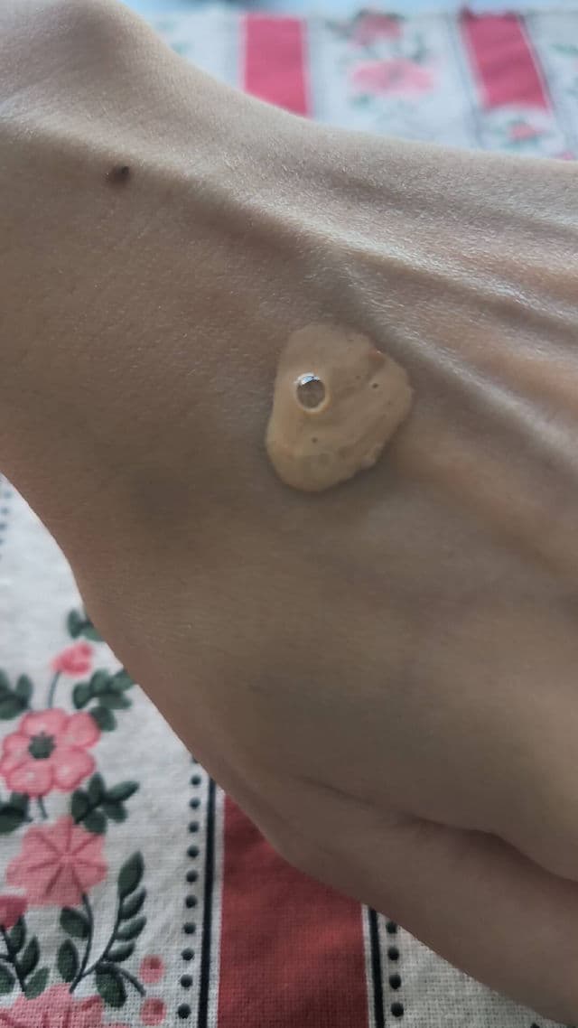 DRMTLGY Universal Tinted Moisturizer SPF 46 review photo by zombieskinz